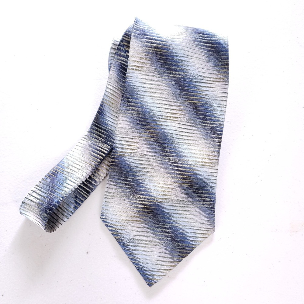 Croft & Barrow Silk Tie Blue‎ Silver Diagonal Stripe Pattern Classic Menswear